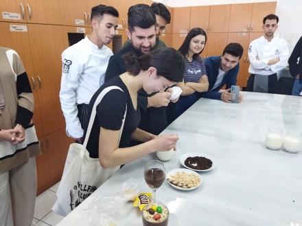 Birinci Sınıflara Uygulama Mutfağı Gezdirildi